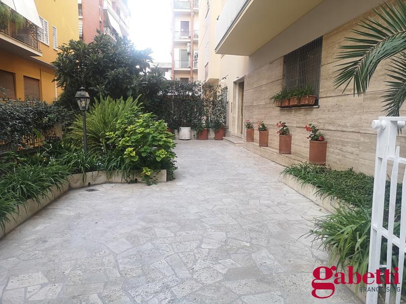 Trilocale in Via Romeo Rodriguez Pereira  142, Roma