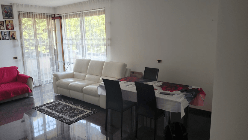 Stanza in appartamento in Via Adda, Lissone