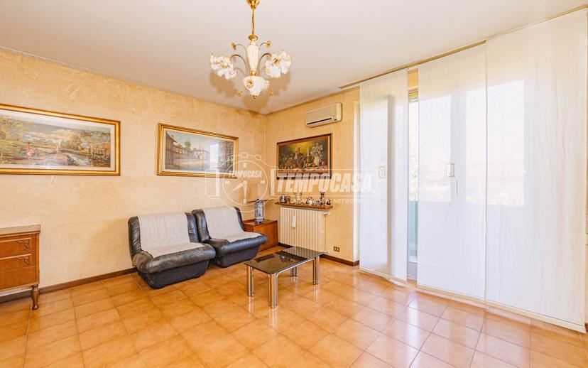 Trilocale in Via Fiordalisi 18, Parona — foto 3 di 5