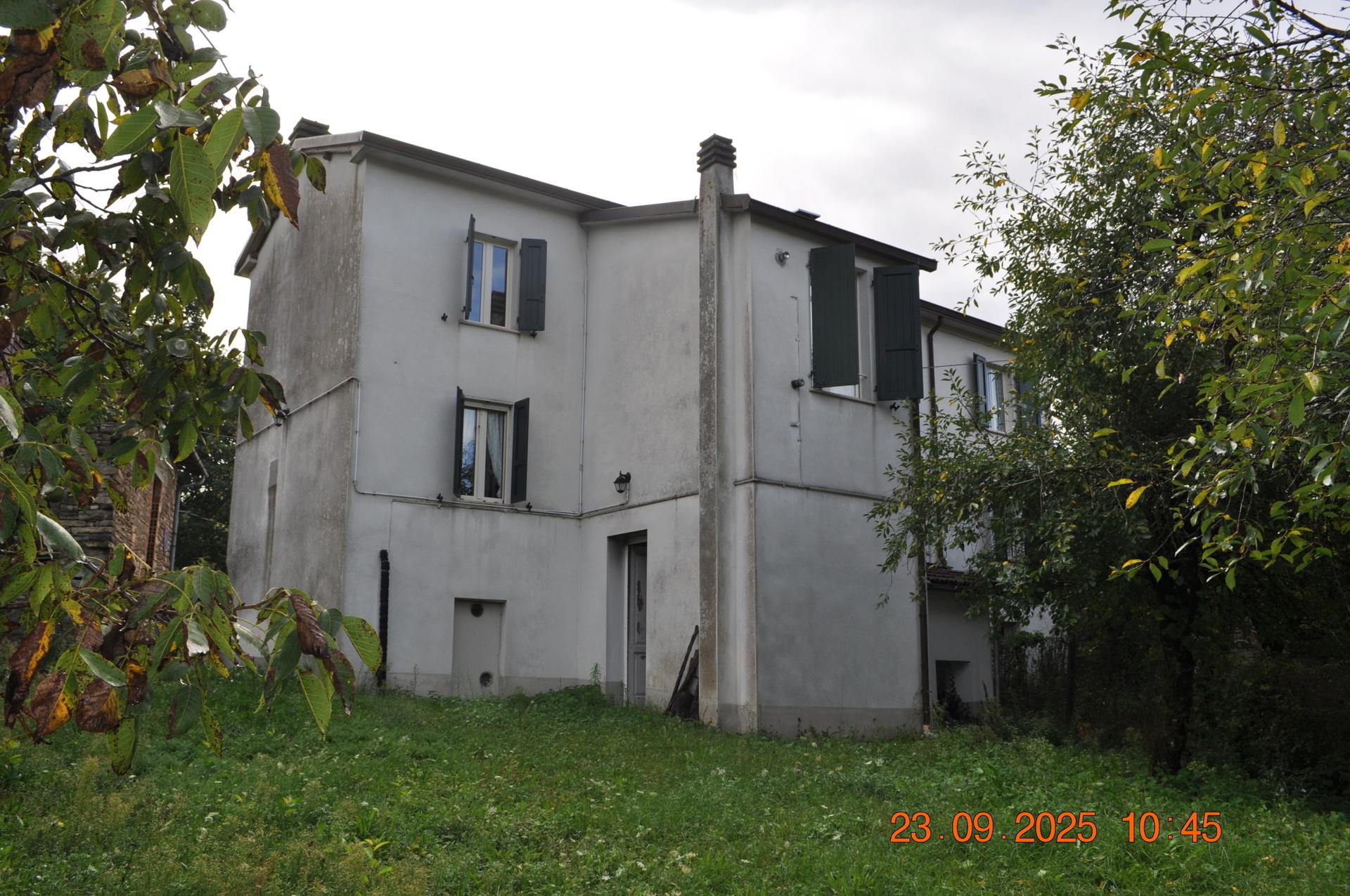 Casa indipendente in Pessola Ronchi, Varsi