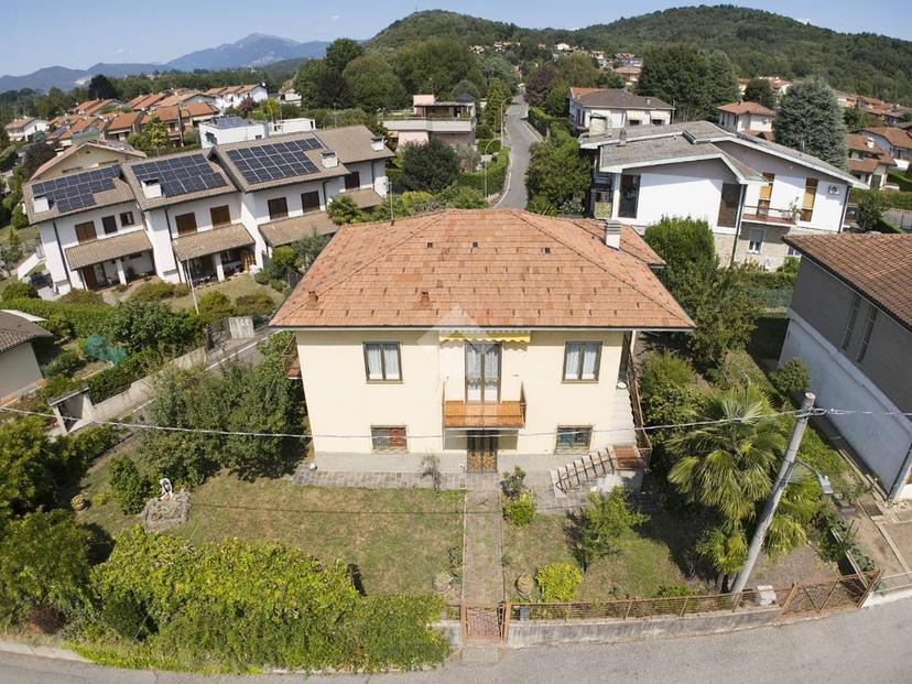 Villa in Via Lombardia 10, Malnate — foto 3 di 5