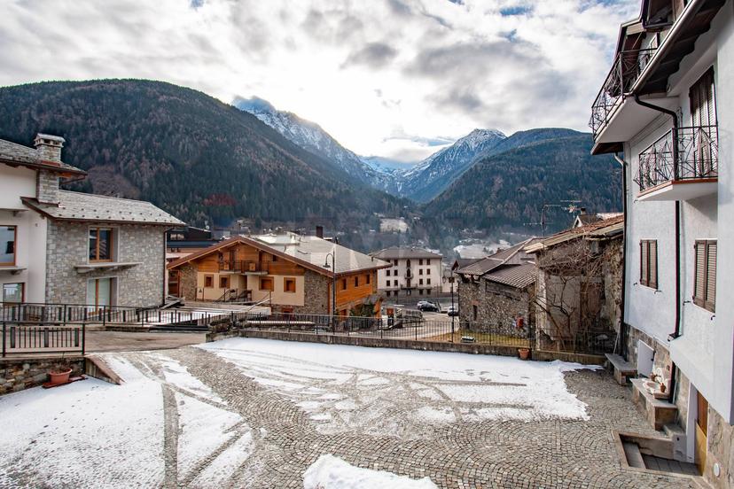Appartamento in Via Bertoletti 8, Vezza d'Oglio — foto 2 di 5