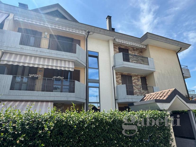 Trilocale in Via di Vittorio 31, Samarate — foto 3 di 5
