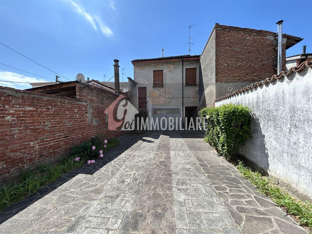 Casa indipendente in Via Ferrante Aporti 8, Rivarolo del Re ed Uniti