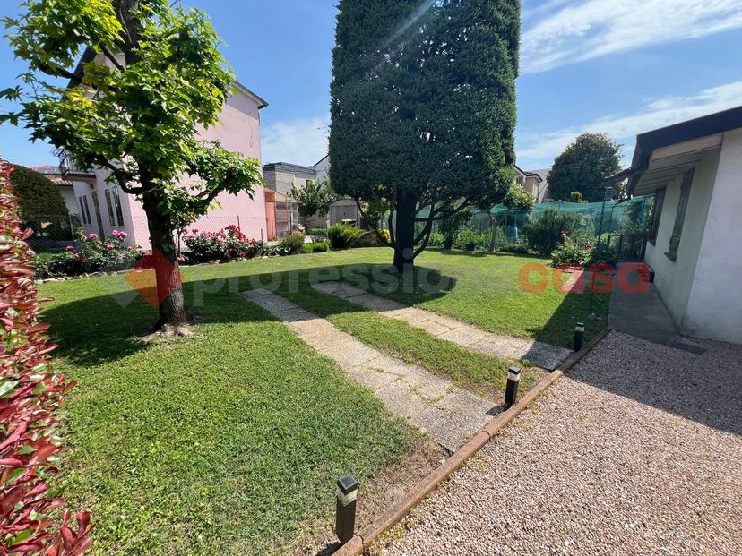 Casa indipendente in Via Nenni Snc, Lendinara — foto 5 di 5