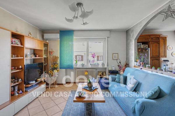 Bilocale in Via XXV Aprile 85, Buguggiate — foto 5 di 5