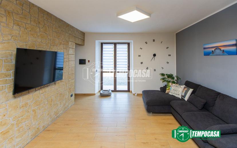 Casa indipendente in Via Gallarate, Oleggio — foto 3 di 5