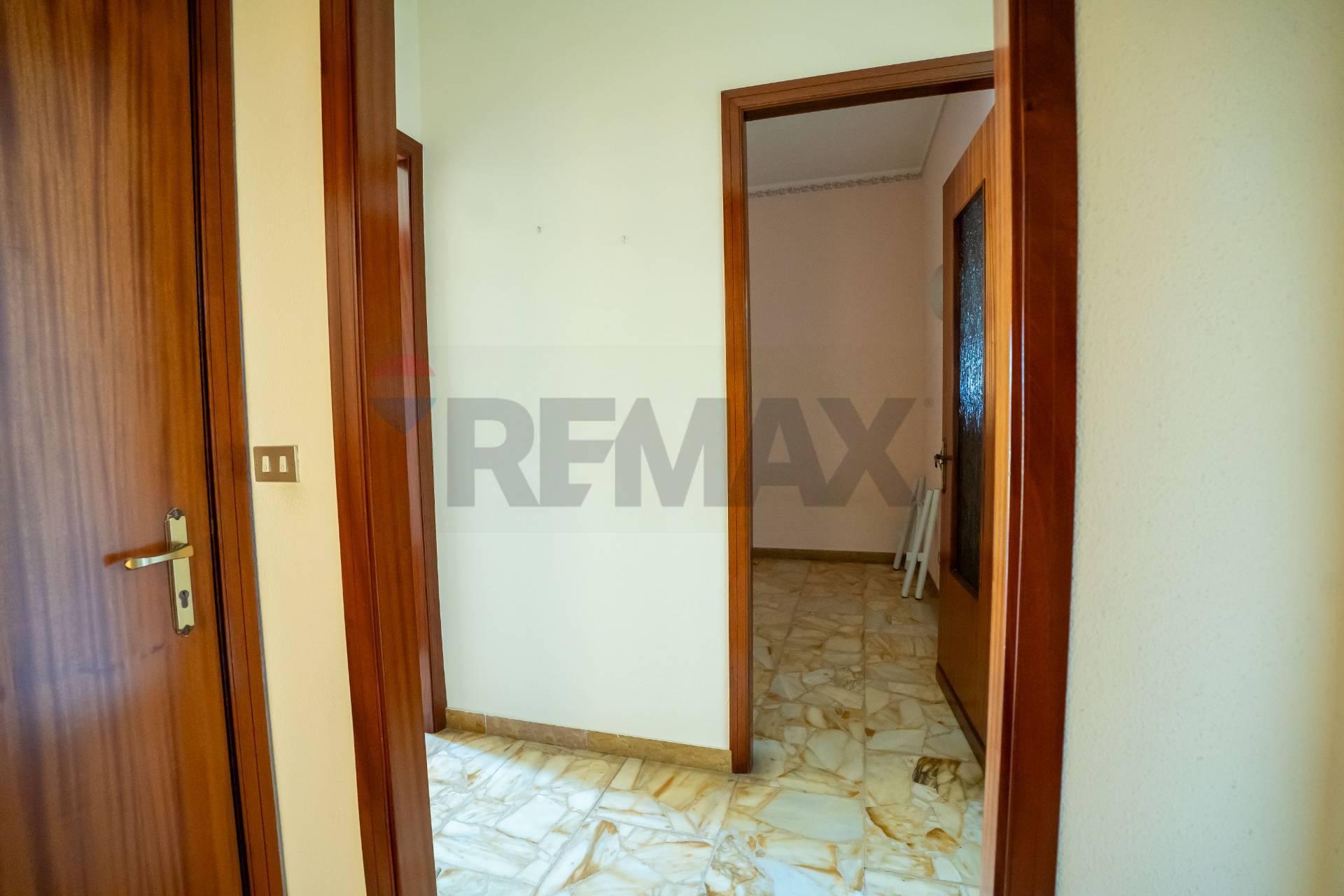 Casa indipendente in Via Brenta 27, Paternò