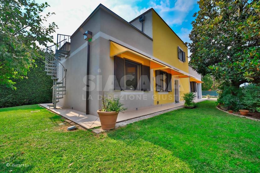 Villa in Via Rossini 10, Cavenago di Brianza