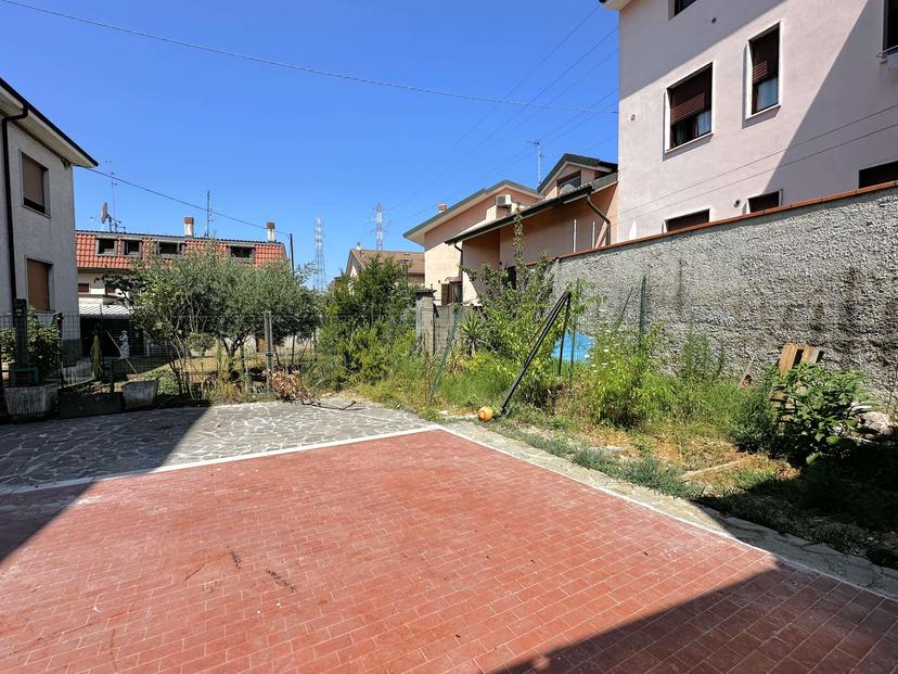 Villa bifamiliare in Via Lamarmora 35, Brugherio — foto 3 di 5