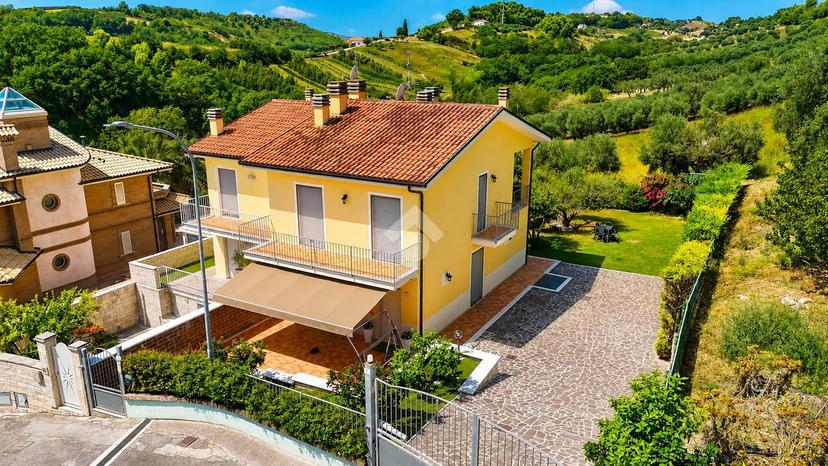Villa in Via dei Ligustri 44, Grottammare — foto 5 di 5