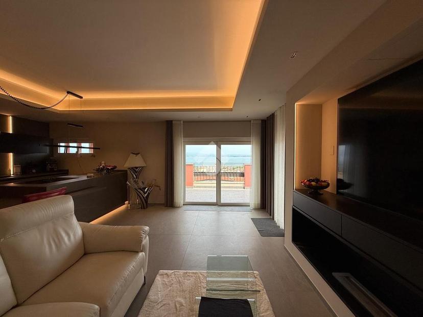 Trilocale, Desenzano del Garda