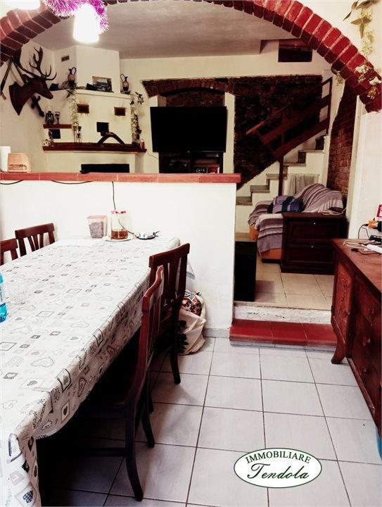 Casa indipendente, Luni