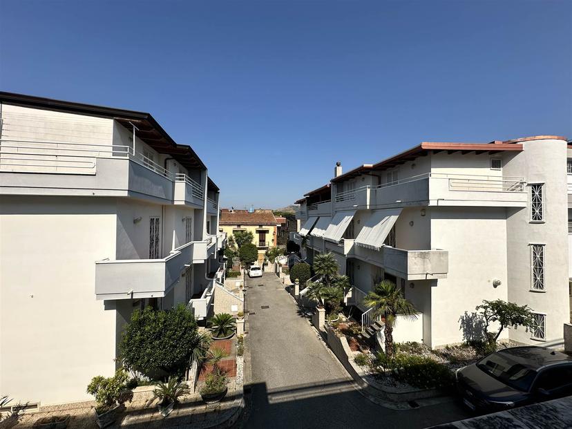 Villa a schiera, Roccapiemonte — foto 3 di 5