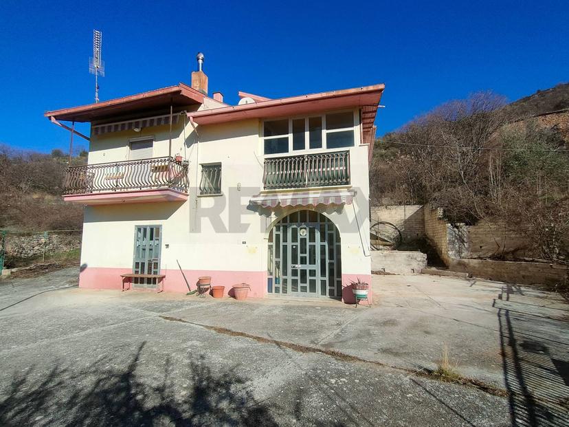 Casa indipendente in Via Lucantonio Sidoni, Ofena — foto 3 di 5