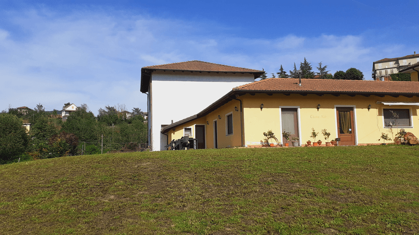 Casa indipendente in Corso Bagni 38, Acqui Terme — foto 2 di 5