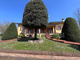 Villa a schiera in Via Fabbrico 17c, Campagnola Emilia