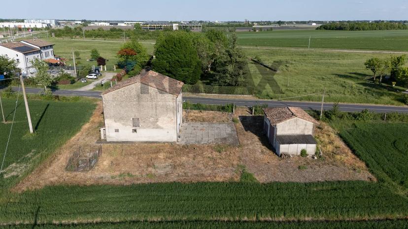 Casa indipendente in Strada della Cisa 82, Brescello — foto 2 di 5