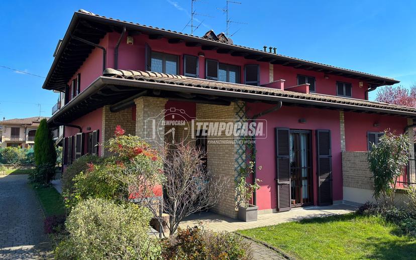 Villa a schiera in Via Locati Umberto, Castel San Giovanni — foto 3 di 5