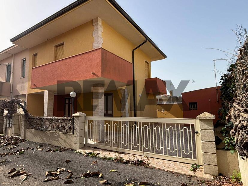 Casa indipendente in Via dell\'Iris Sn, Ispica — foto 2 di 5