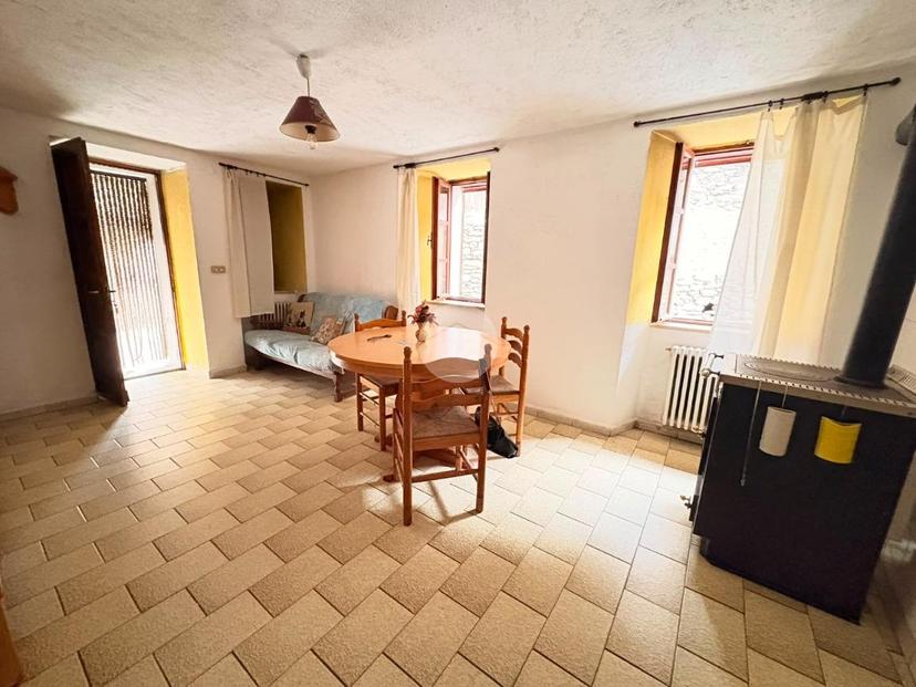 Casa indipendente in Frazione Plan d'Introd, Introd — foto 2 di 5