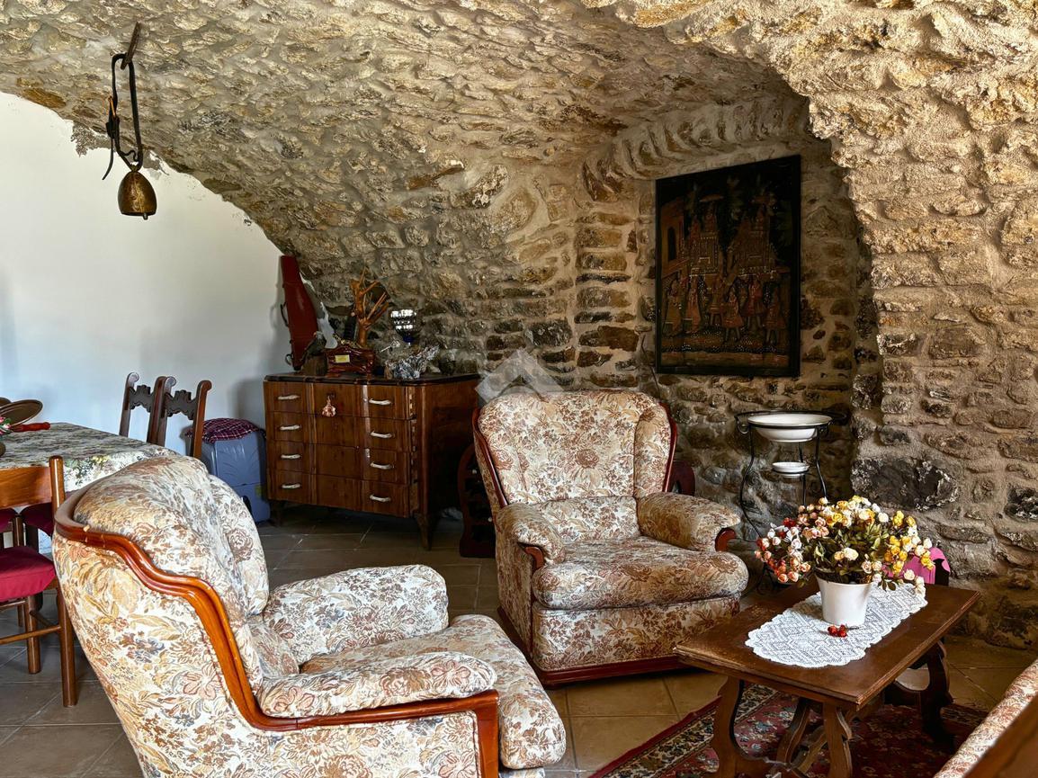 Casa indipendente in Via S. Pietro 5, Lozio