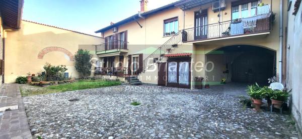 Terratetto unifamiliare in Via San Simpliciano, Carate Brianza