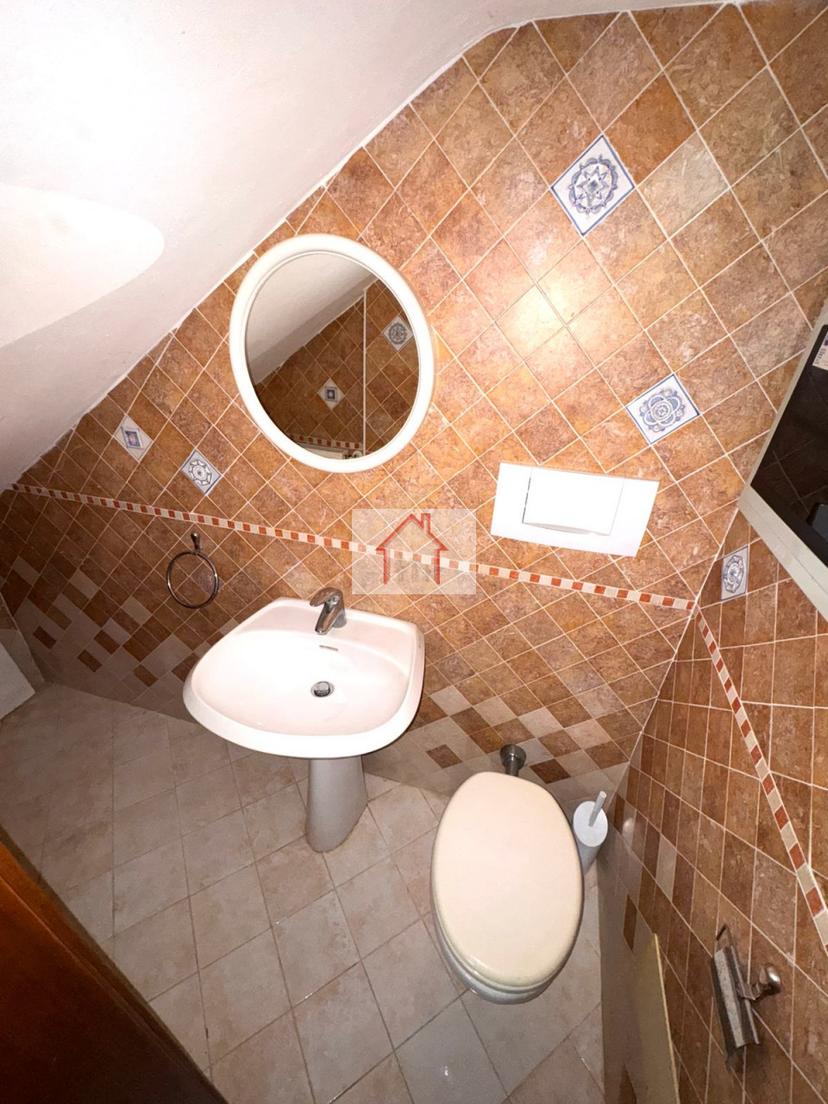 Villa a schiera, Giavera del Montello