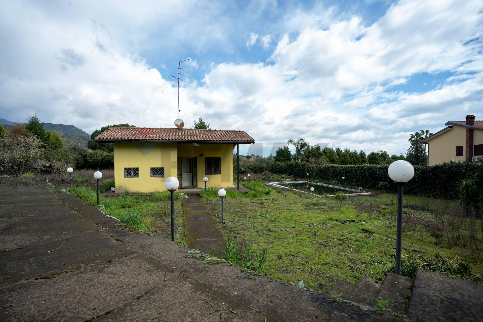 Villa in Via Giacomo Leopardi 7, Viagrande