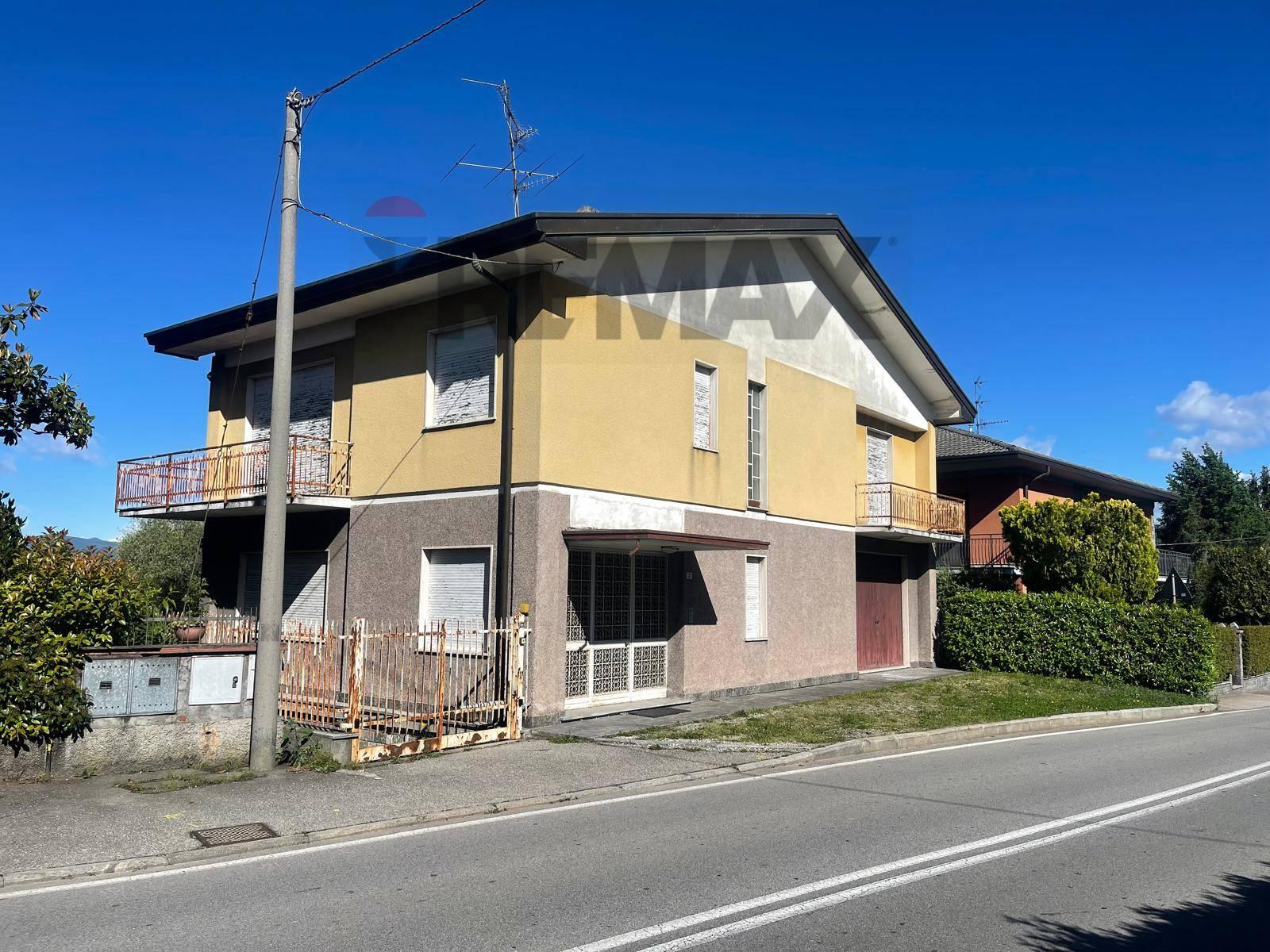 Villa in Via dello Sport 3, Gavirate