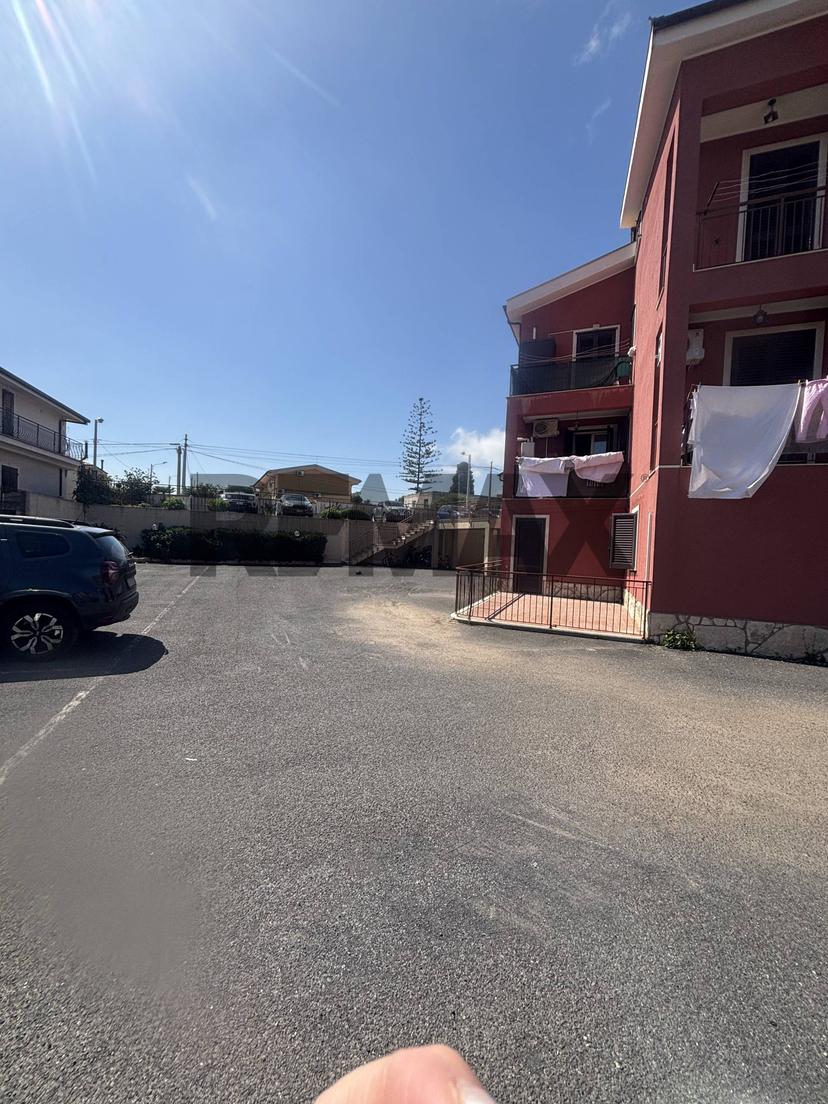 Quadrilocale in Via Enna 1, Melilli — foto 3 di 5