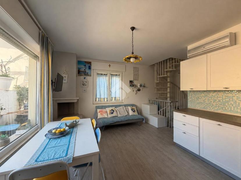 Villa in Contrada S. Fino 143, San Vito Chietino — foto 2 di 5