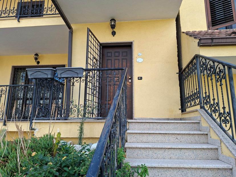 Villa a schiera in Via Giovanni Malagodi, Montalto Uffugo — foto 2 di 5