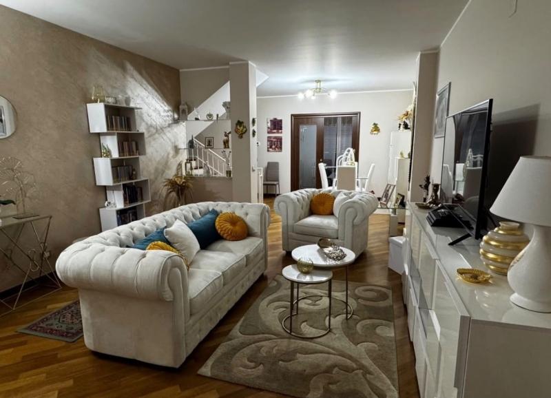 Villa a schiera, Floridia