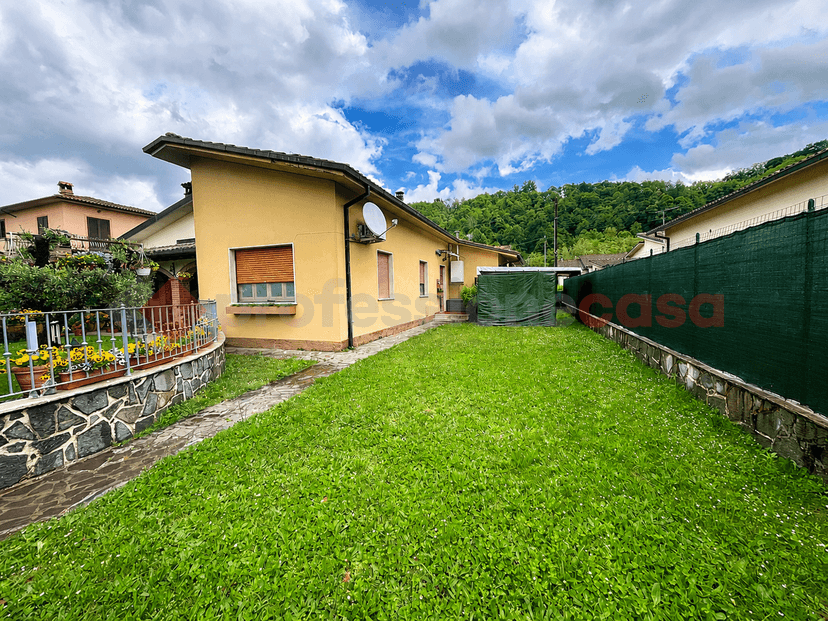 Casa indipendente in Via Serchio 4, Barga