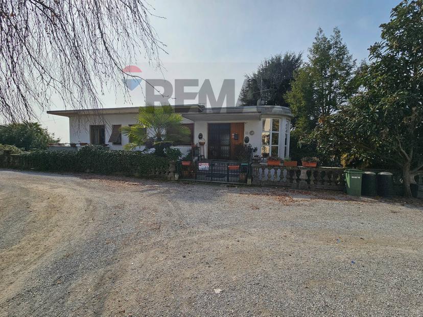 Villa in Via Privata del Parco 17, Somma Lombardo — foto 4 di 5