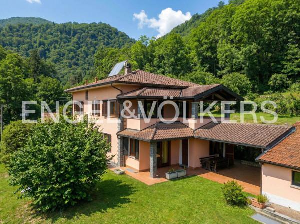 Villa, Cuveglio