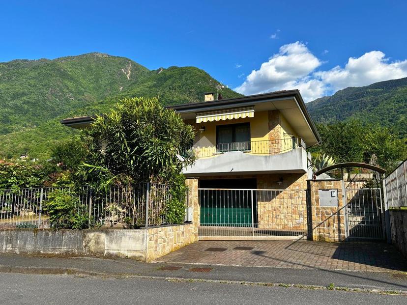 Villa in Via S.Defendente, Darfo Boario Terme — foto 2 di 5
