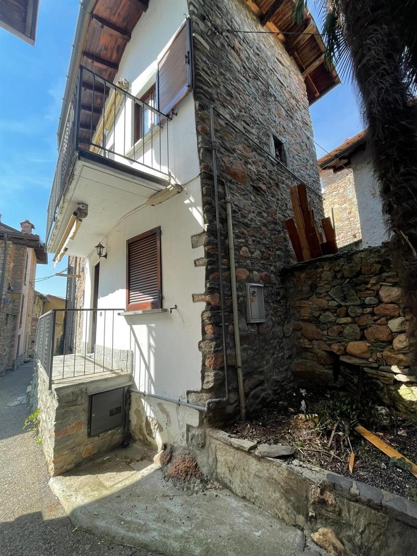 Trilocale in Via Garibaldi 8, Cuasso al Monte — foto 3 di 5