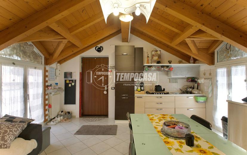 Villa a schiera in Via Ada Negri, Bollate