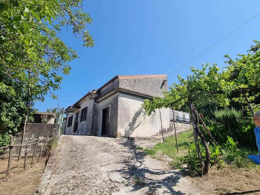 Casa indipendente in Via Bosco dei Preti, Avellino — foto 2 di 5