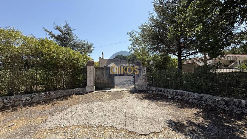 Casa indipendente in C.da Monte Cavaliere Snc, Martina Franca — foto 4 di 5