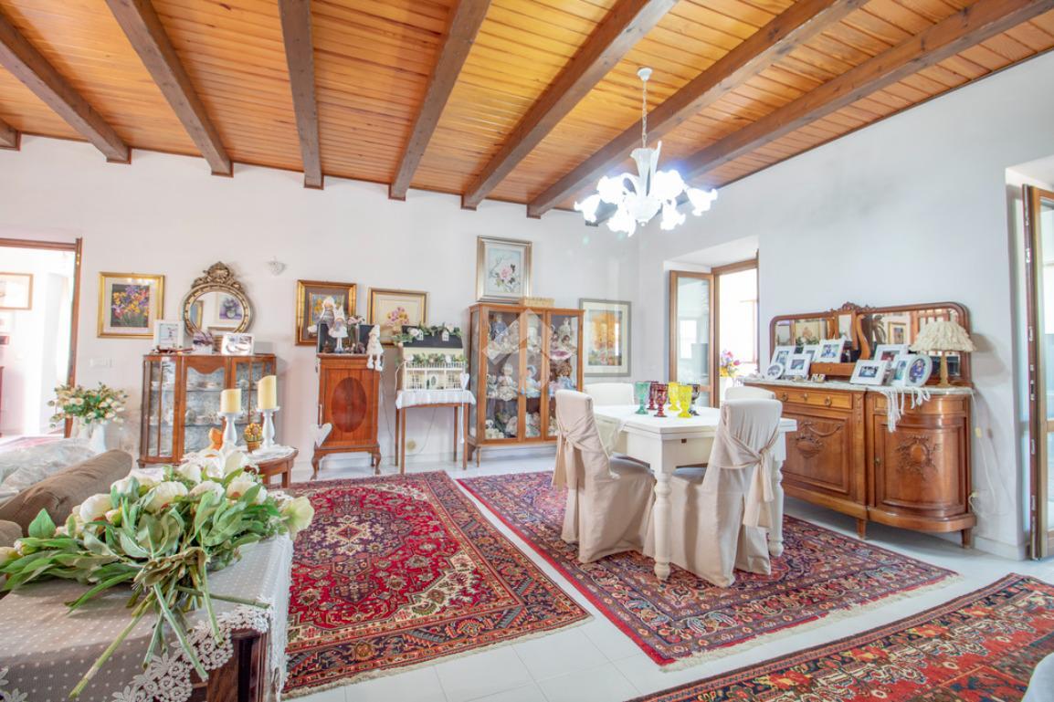 Villa in Basso Cottano 7, Rieti