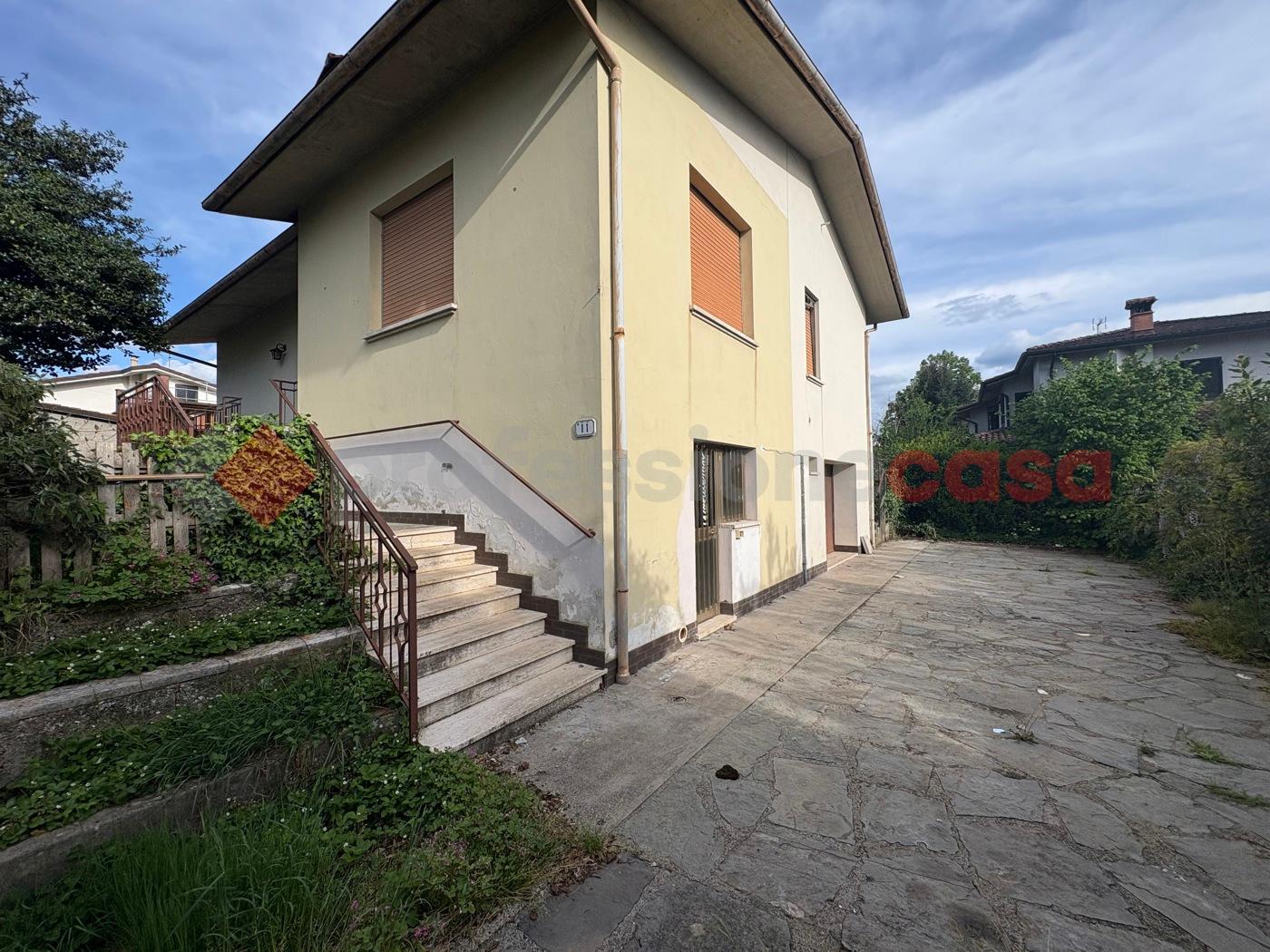 Villa in Via Colombaia 11, Barga