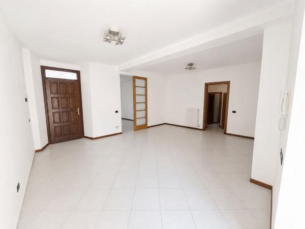 Trilocale in Via Centrale 8, Abbadia Lariana — foto 3 di 5