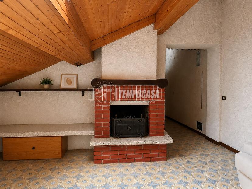 Bilocale in Via Magenta 33, Lomagna — foto 3 di 5