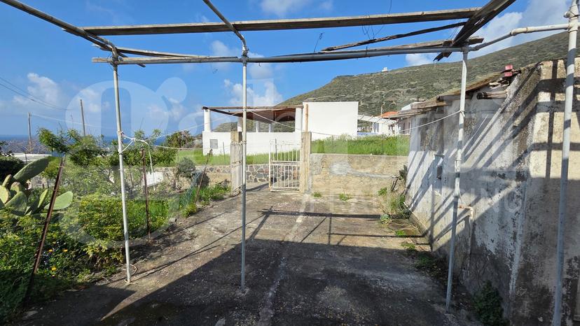 Casa indipendente in Via Leni Snc, Malfa — foto 4 di 5