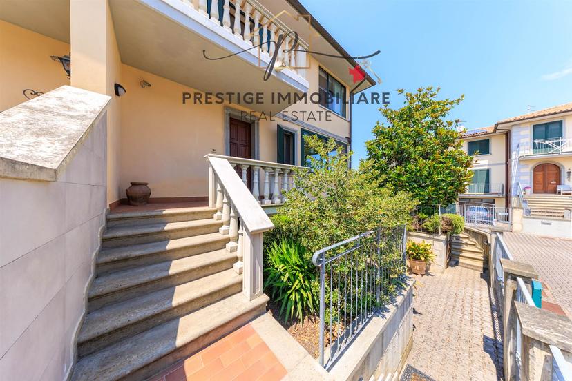 Villa bifamiliare, Collesalvetti