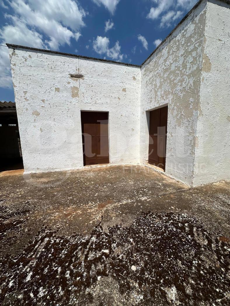 Villa trifamiliare in C. da Fragnite Sn, Ceglie Messapica