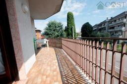 Trilocale in Via Deledda, Dueville